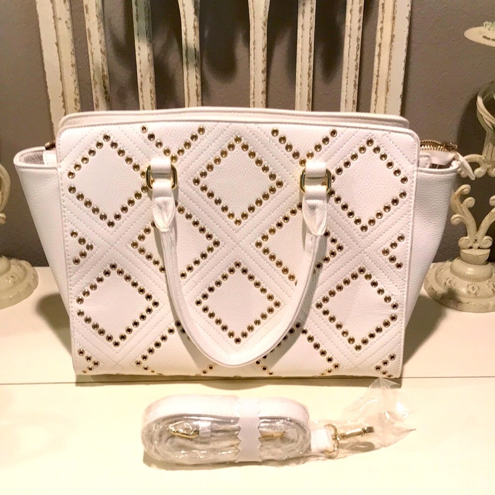 NWT Charming Charlie off-white/gold purse